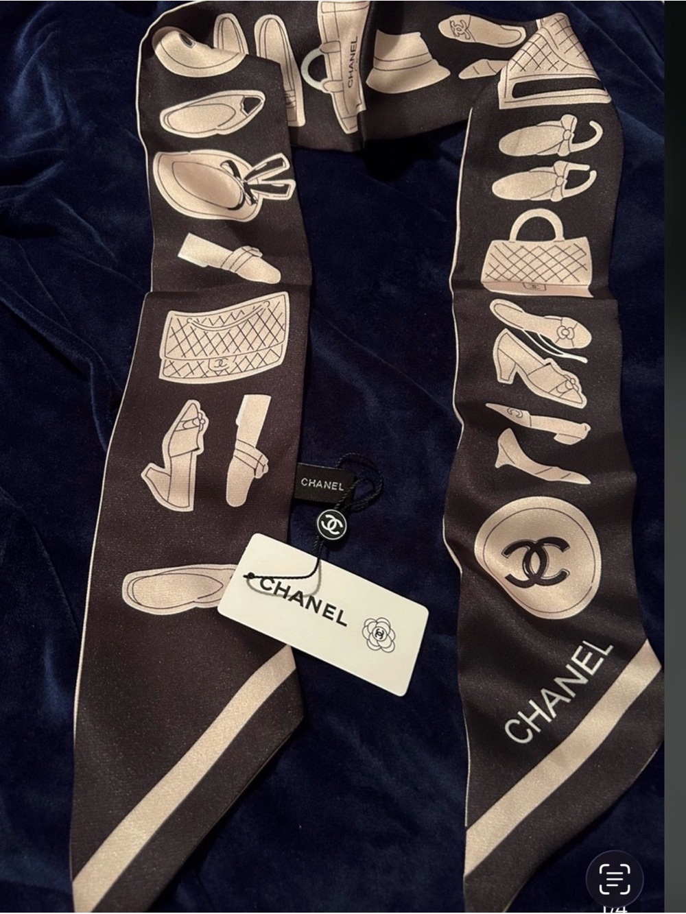 CC Black & Beige Printed 100% Silk Twilly Scarf Gorgeous